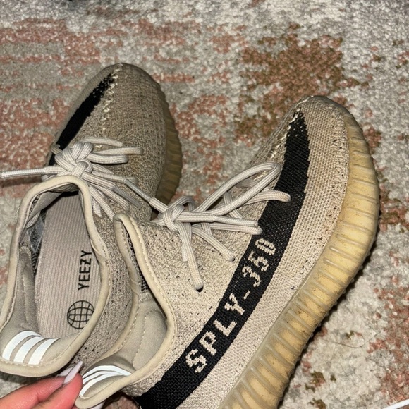 yeezys 350 - Picture 2 of 3